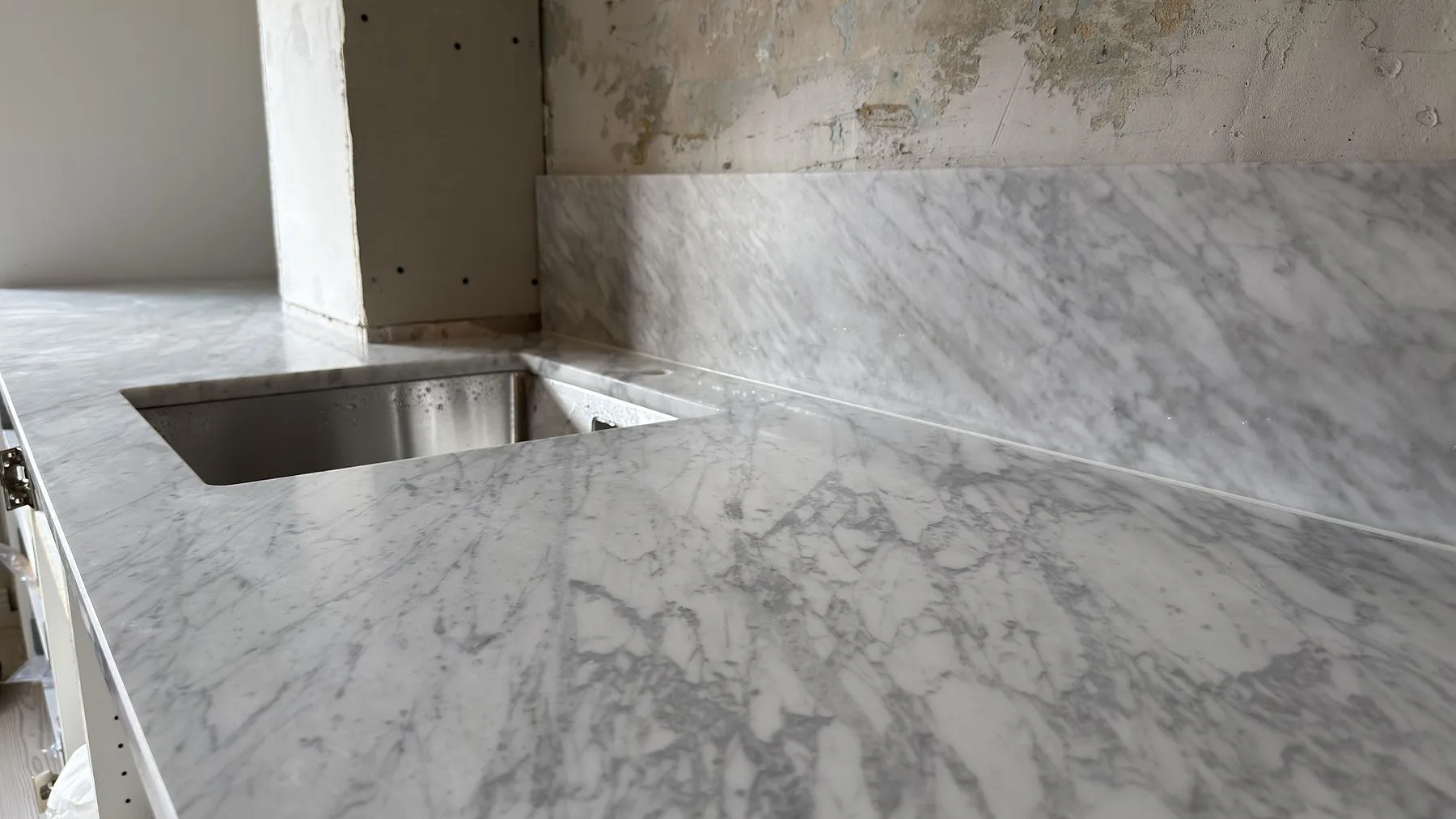 Køkkenbordplade i Carrara C, Solna – billede 3