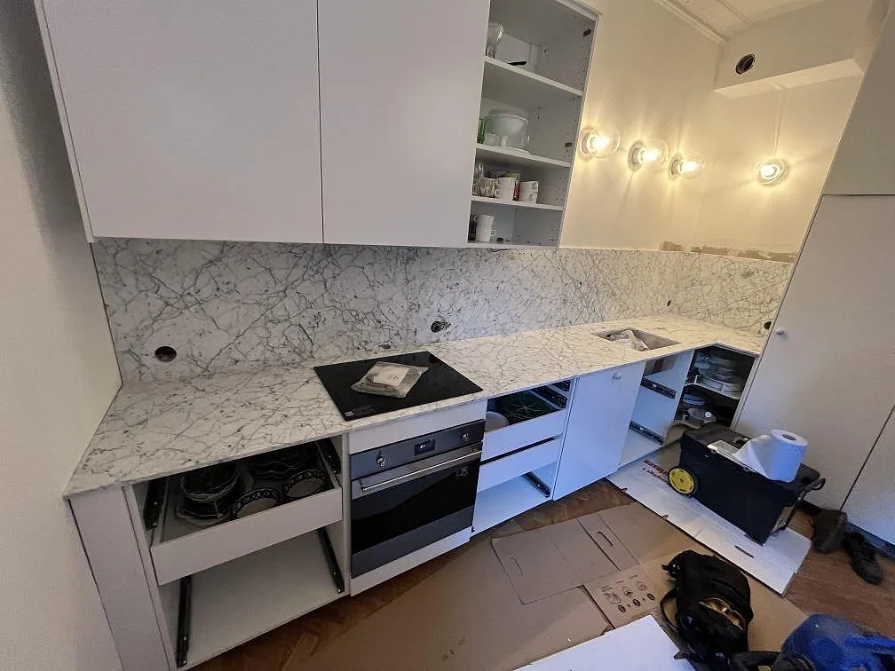 Køkkenbordplade i Carrara C, Stockholm