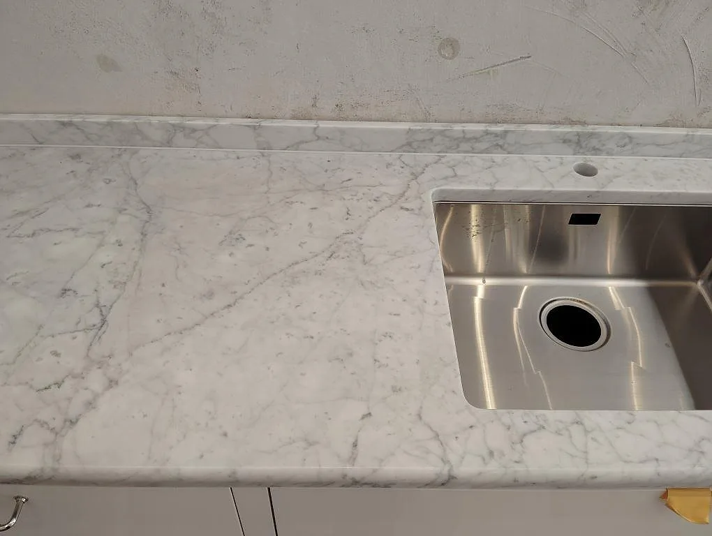 Køkkenbordplade i Carrara C, Stockholm – billede 2