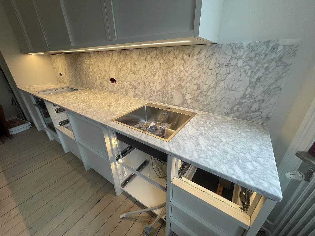 Køkkenbordplade i Carrara C, Stockholm – billede 2