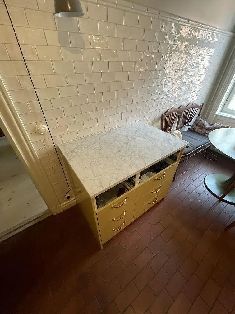 Bordplade i Carrara C, Stockholm – billede 2