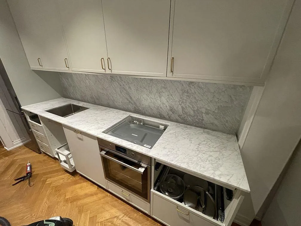 Køkkenbordplade i Carrara C, Stockholm – billede 2