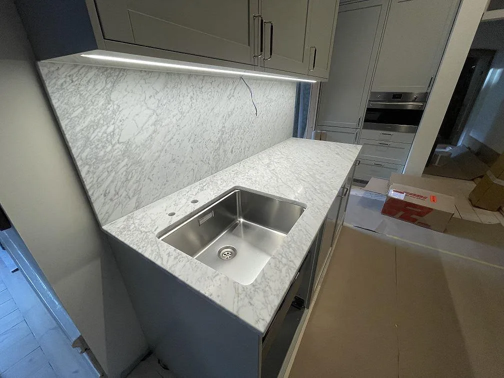 Køkkenbordplade i Carrara C, Stockholm – billede 3