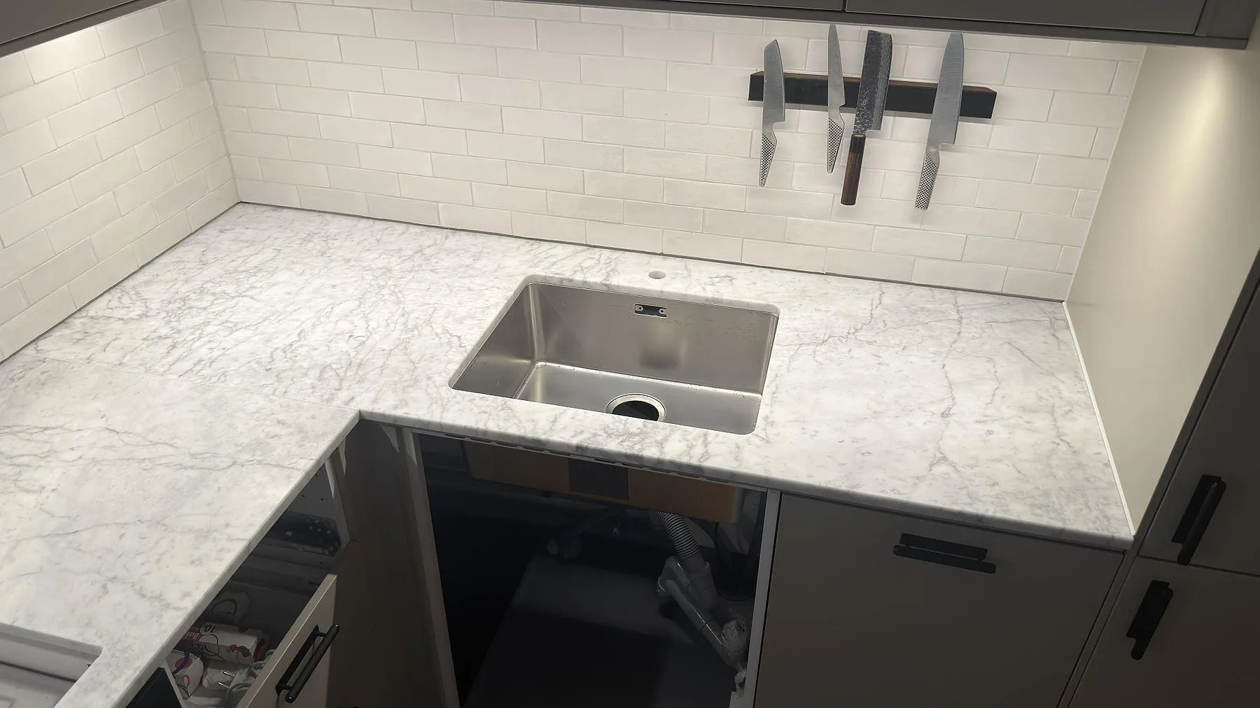 Køkkenbordplade i Carrara C, stockholm – billede 2