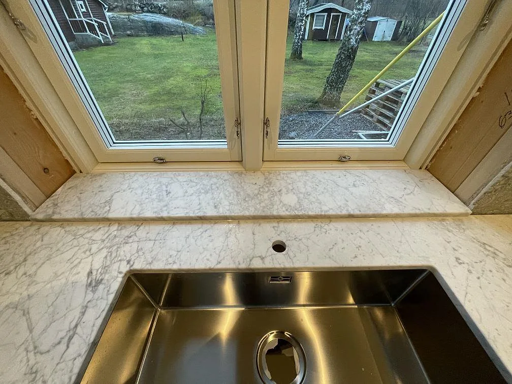 Køkkenbordplade i Carrara C, Stora Höga – billede 2
