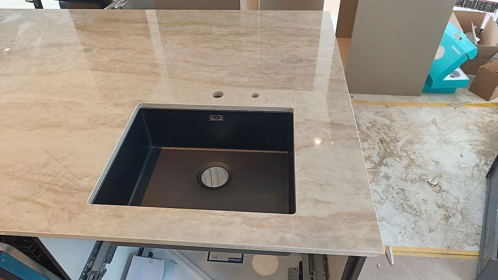 Køkkenbordplade i Carrara C, Stora Høje – billede 2