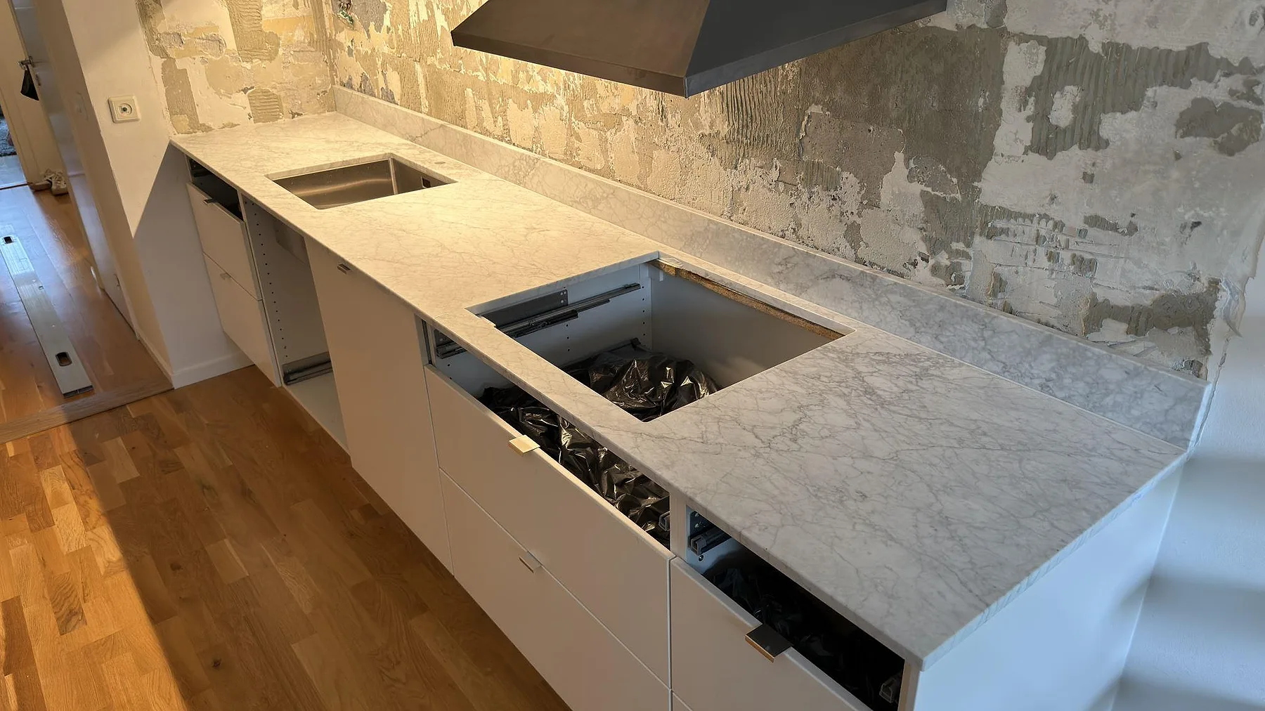 Køkkenbordplade i Carrara C, Täby – billede 2