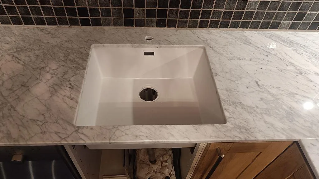 Køkkenbordplade i Carrara C, Timmersdala – billede 3