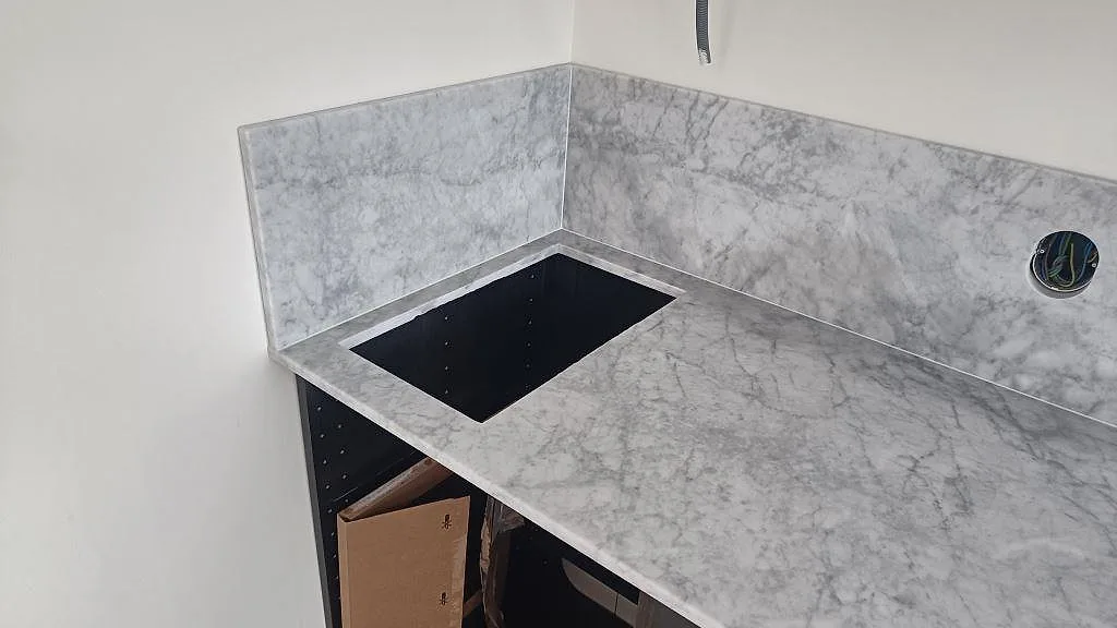Køkkenbordplade i Carrara C, Västra Karup – billede 4
