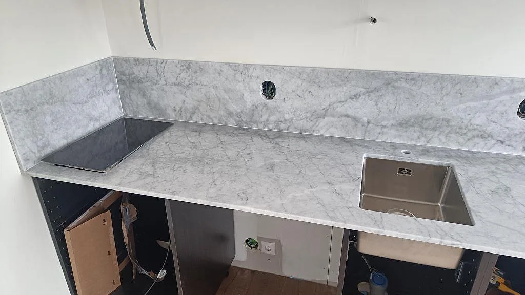 Køkkenbordplade i Carrara C, Västra Karup – billede 2