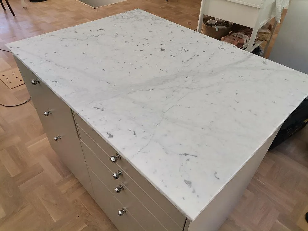Køkkenbordplade i Carrara C, Värmdö – billede 2