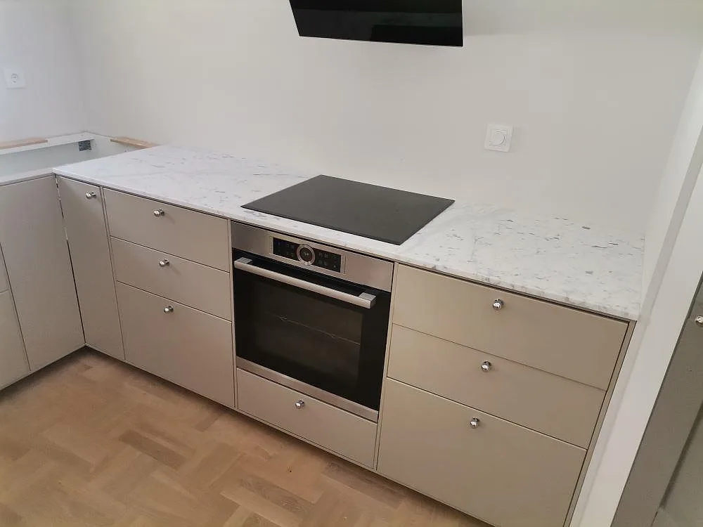 Køkkenbordplade i Carrara C, Värmdö