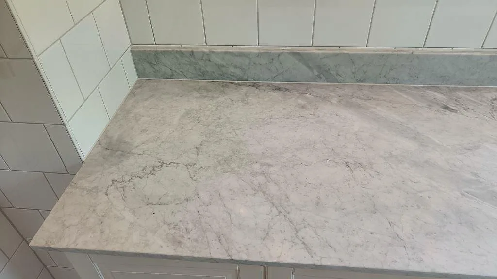 Bordplade i Carrara, Höllviken – billede 3