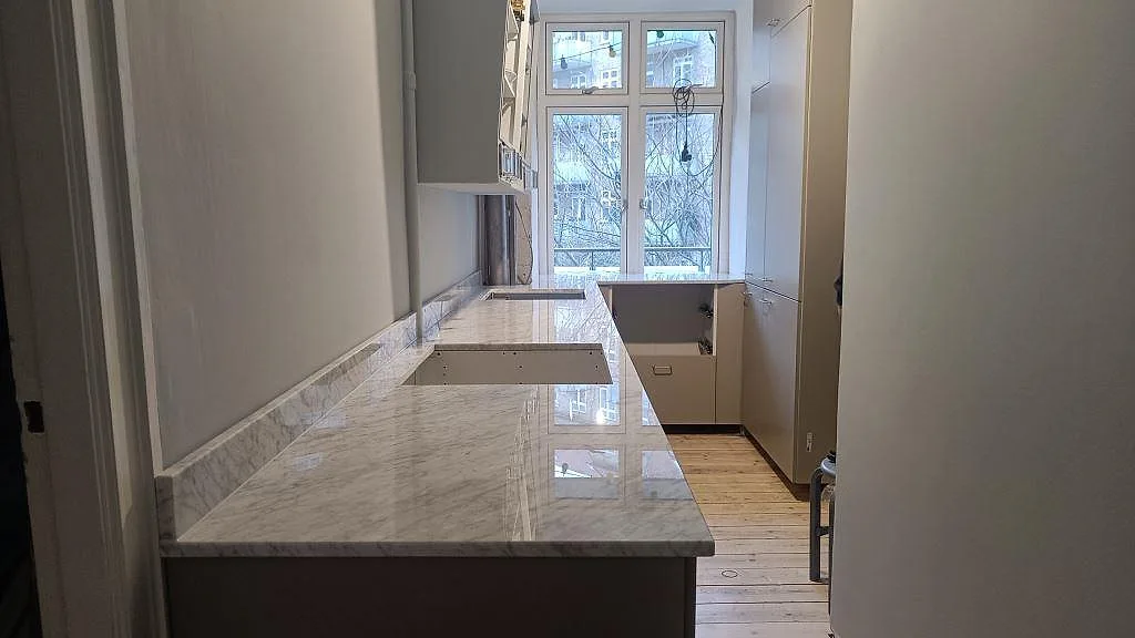 Køkkenbordplade i Carrara C, København S