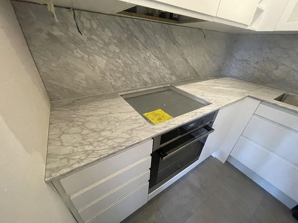 Køkkenbordplade i Carrara C, Örebro – billede 2