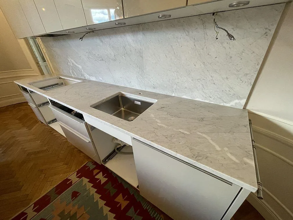 Køkkenbordplade i Carrara C, Stockholm – billede 2