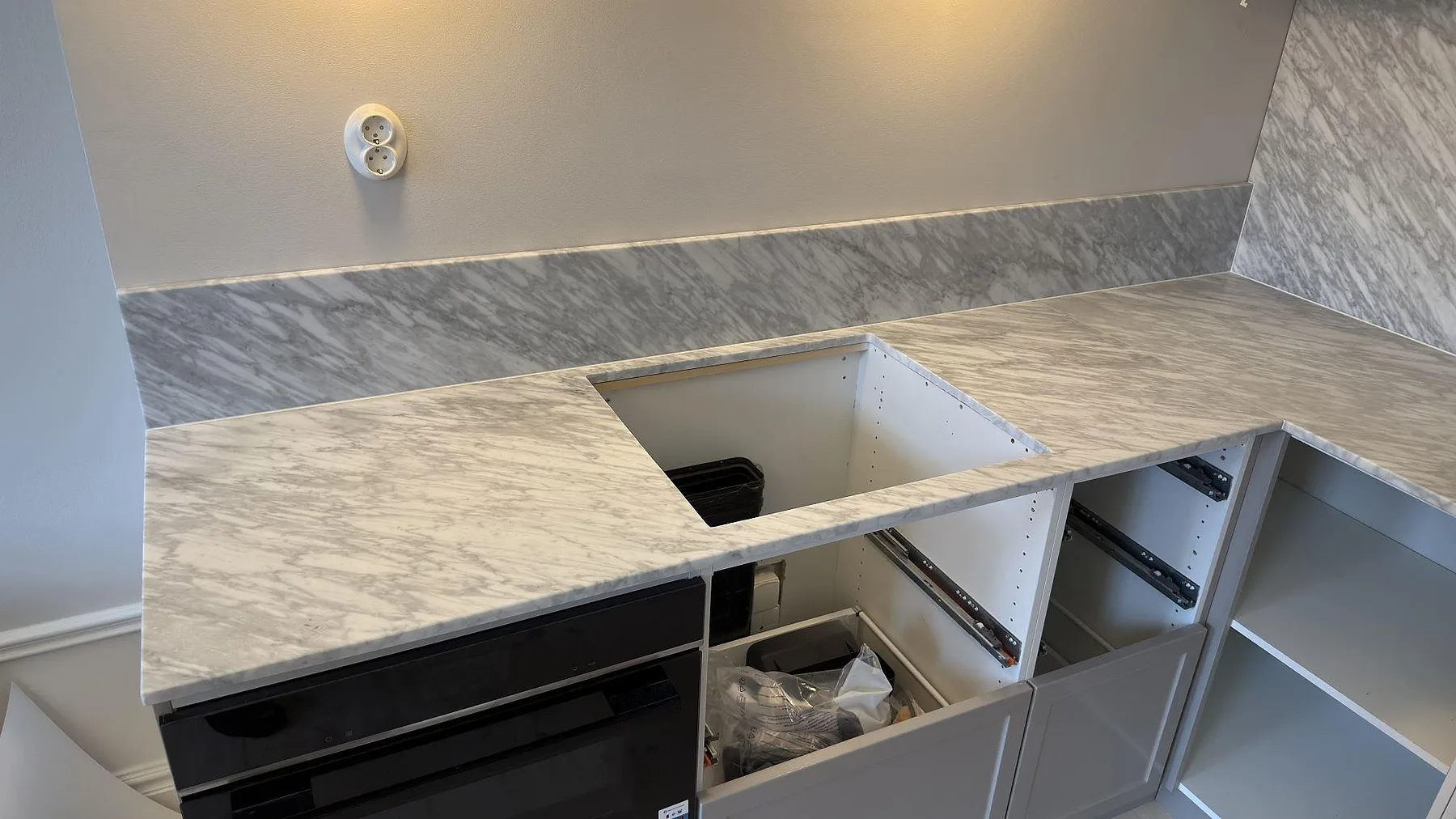 Køkkenbordplade i Carrara C, Stockholm – billede 2