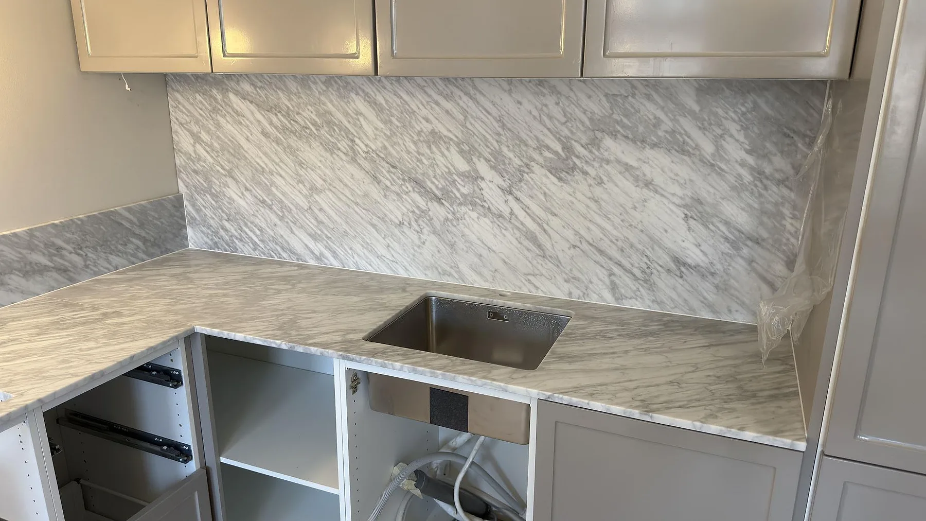 Køkkenbordplade i Carrara C, Stockholm – billede 3