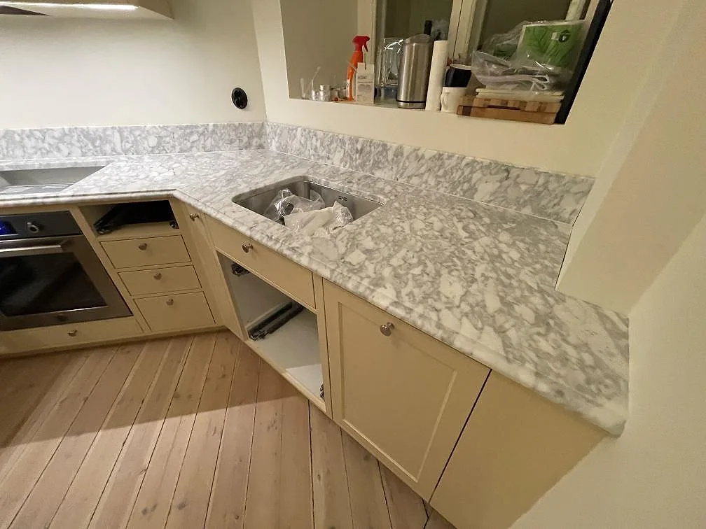 Køkkenbordplade i Carrara C, Stockholm – billede 3