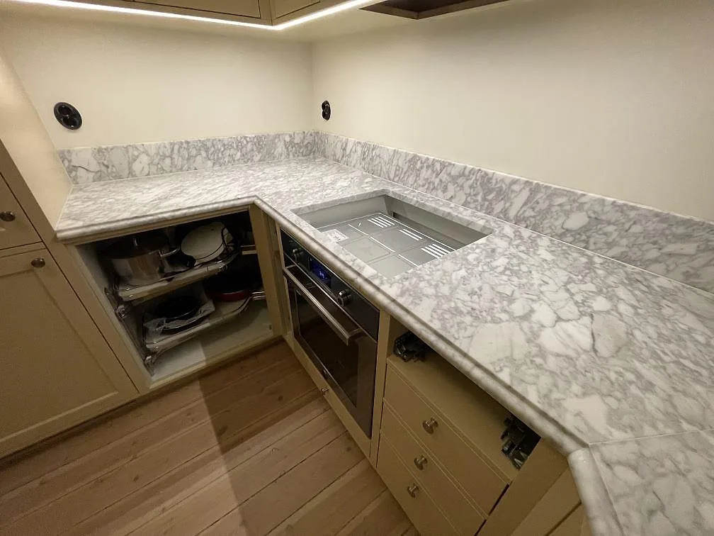 Køkkenbordplade i Carrara C, Stockholm – billede 2