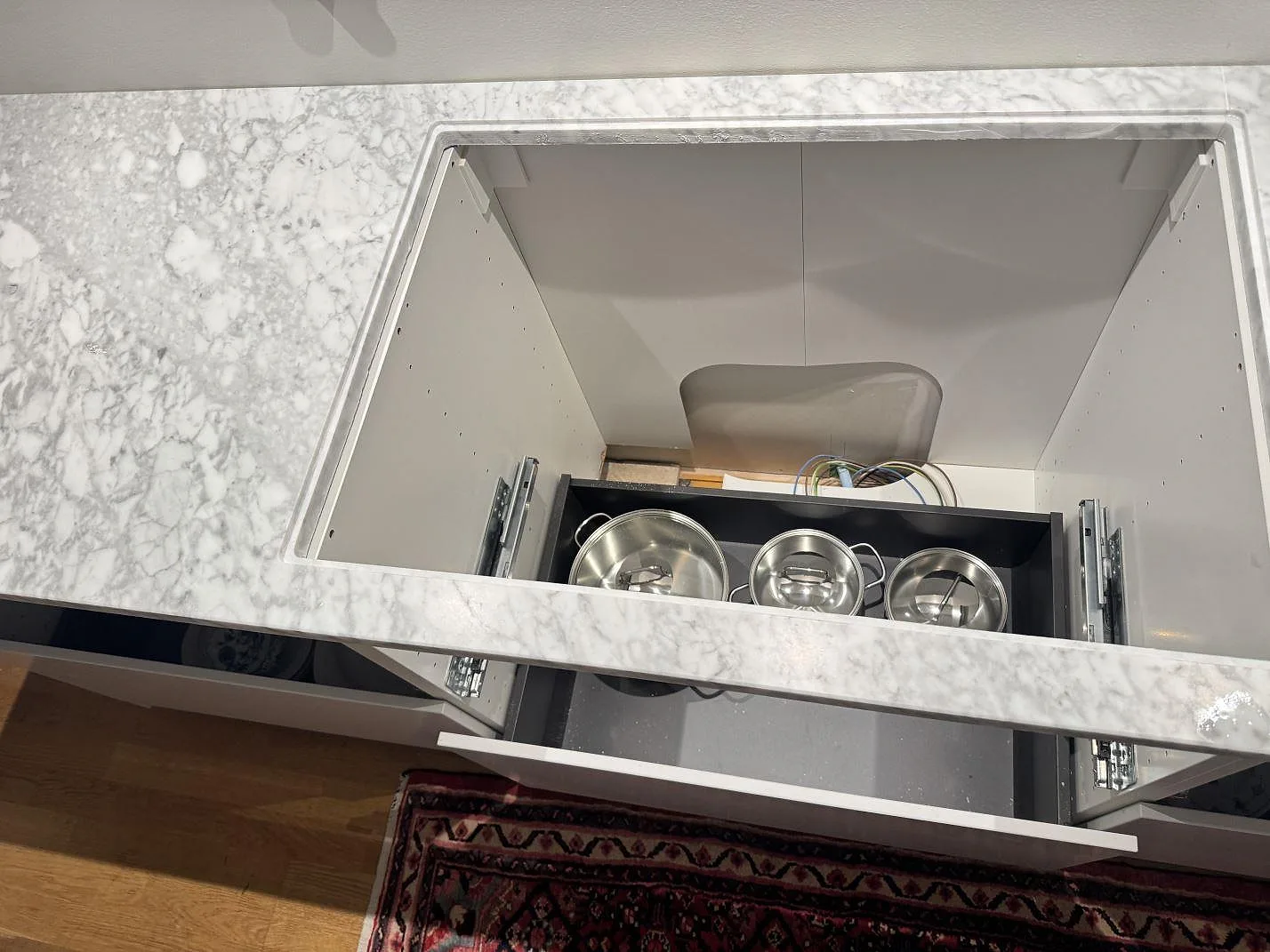 Køkkenbordplade i Carrara C, Stora høje – billede 8