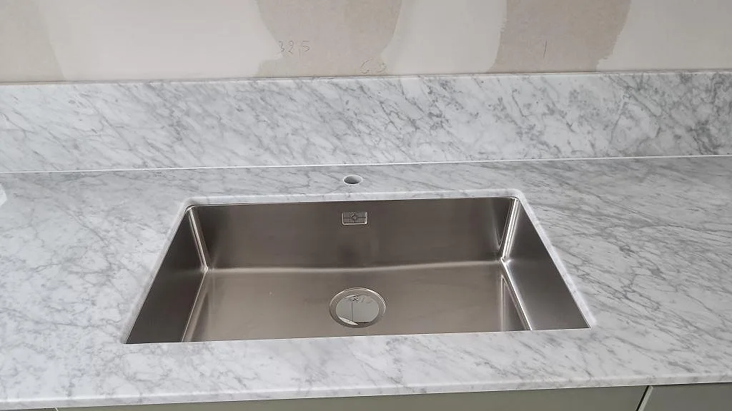 Køkkenbordplade i Carrara C, Svanshall – billede 4