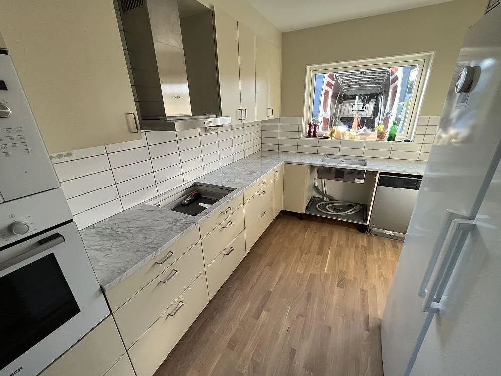 Gennemført projekt: Køkkenbordplade i Carrara C, Västerås.