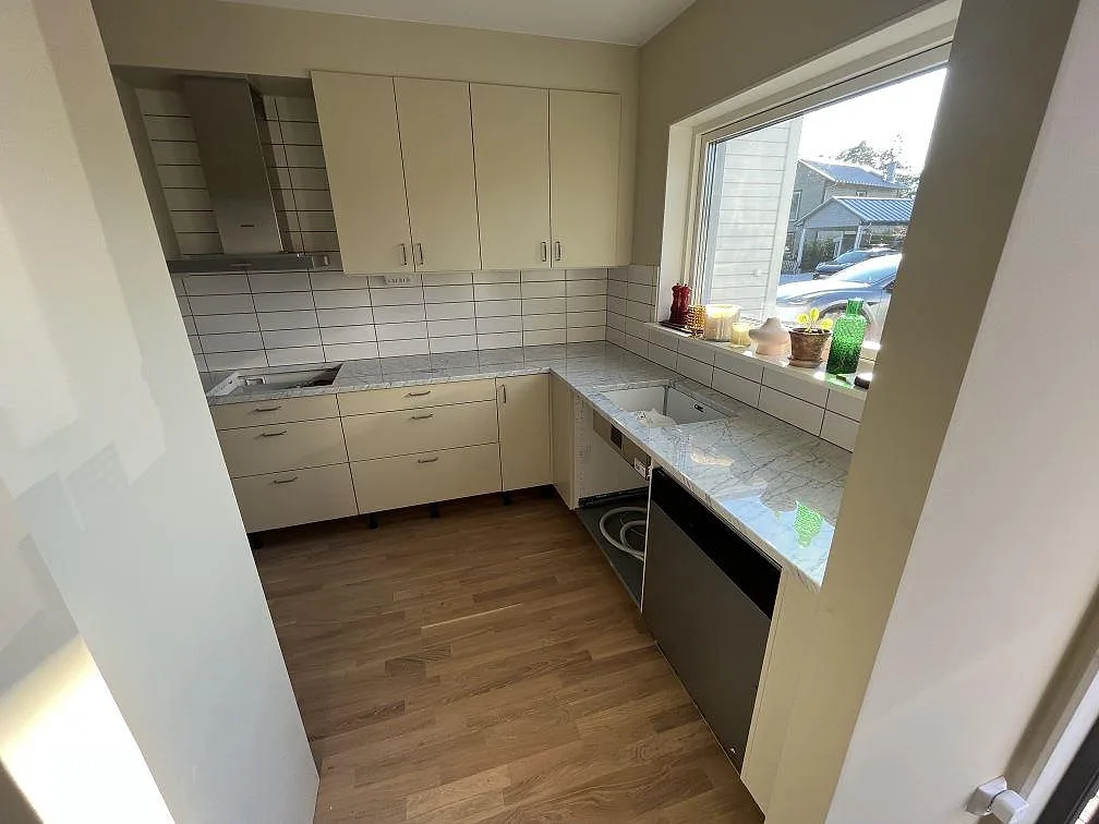 Køkkenbordplade i Carrara C, Västerås – billede 2