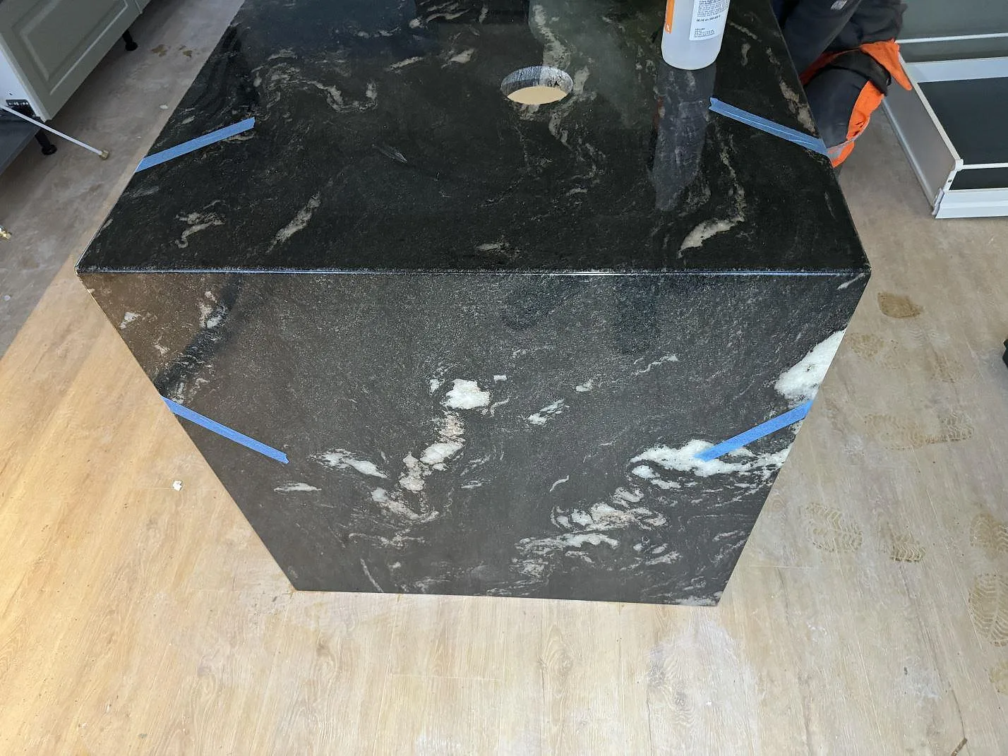 Køkkenbordplade i Cosmic Black, Älmhult – billede 5