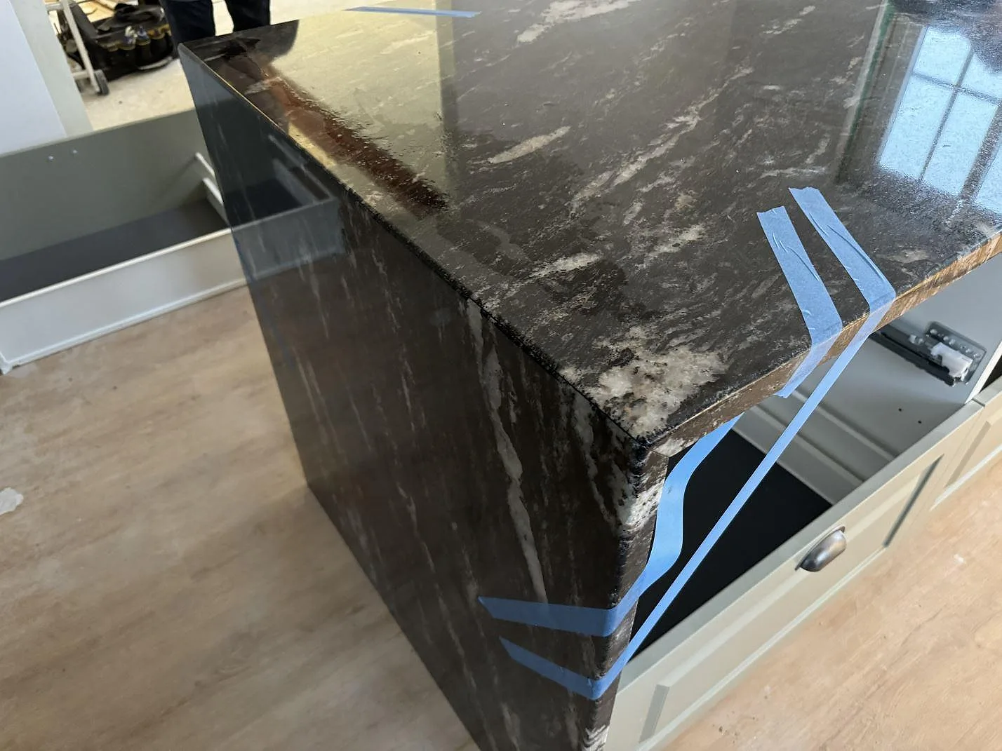 Køkkenbordplade i Cosmic Black, Älmhult – billede 4