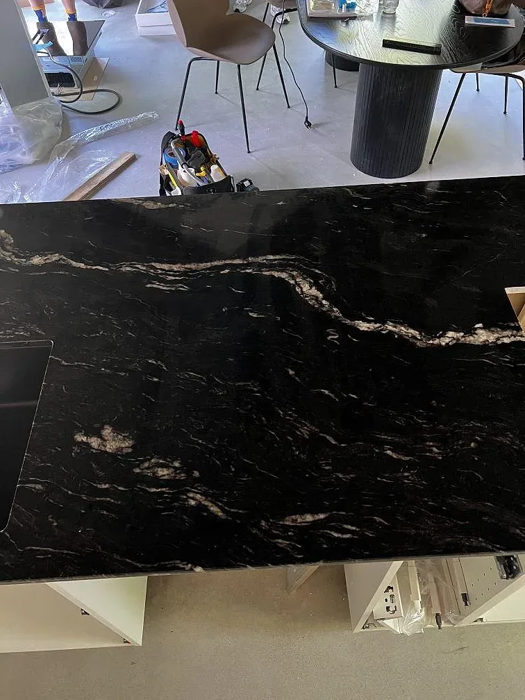 Køkkenbordplade i Cosmic Black, Höganäs – billede 4