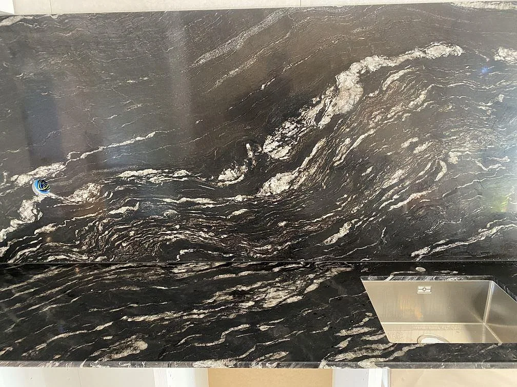 Køkkenbordplade i Cosmic Black, Kävlinge – billede 5