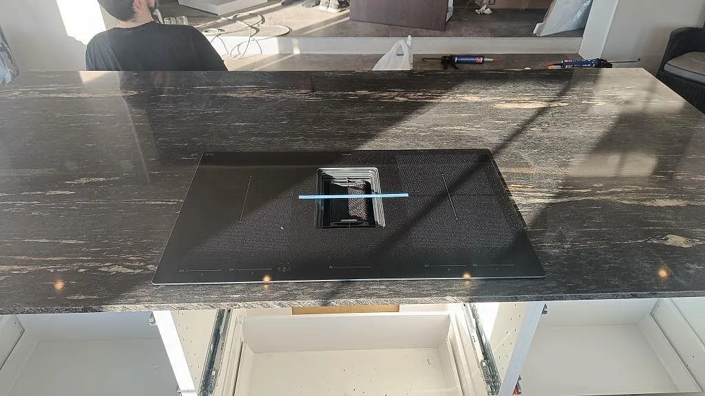 Køkkenbordplade i Cosmic Black, Laholm – billede 6