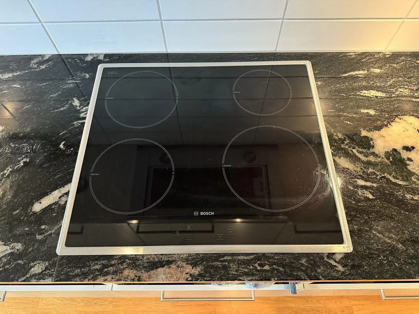 Køkkenbordplade i Cosmic Black, Malmö – billede 5