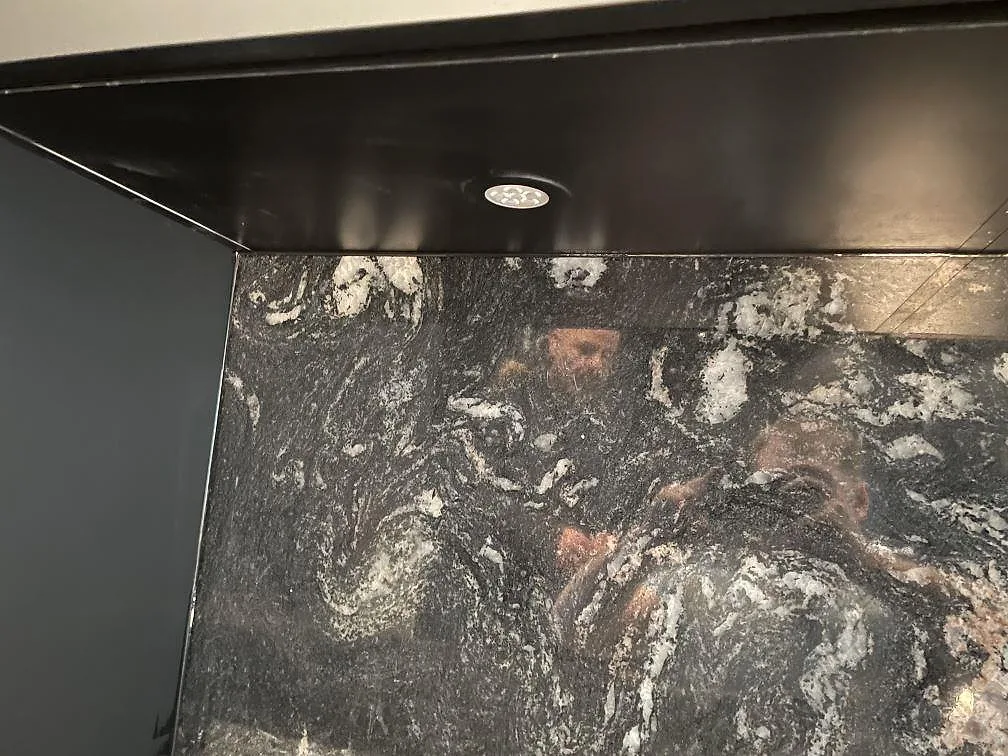 Køkkenbordplade i Cosmic Black, Sandared – billede 5