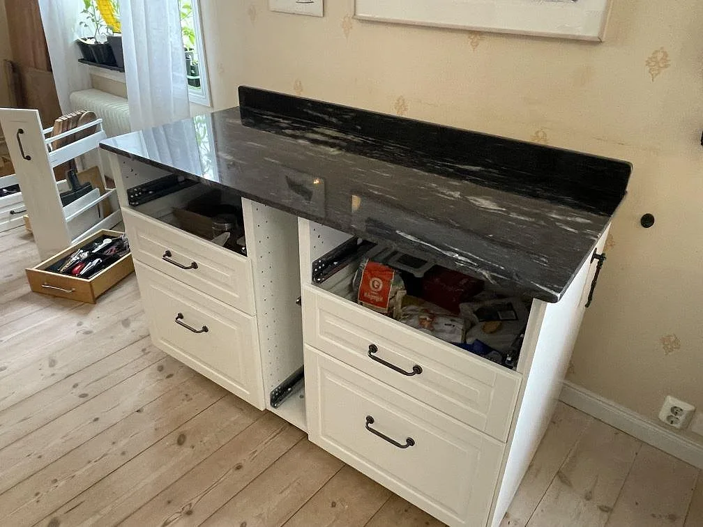 Køkkenbordplade i Cosmic Black, Sorunda – billede 2