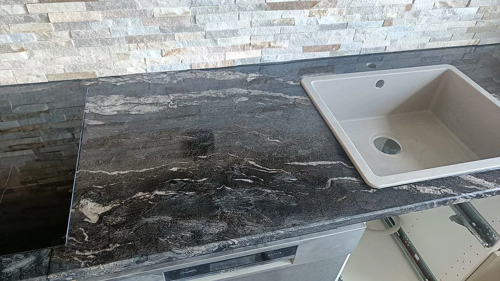 Køkkenbordplade i Cosmic Black, Trollhättan – billede 4