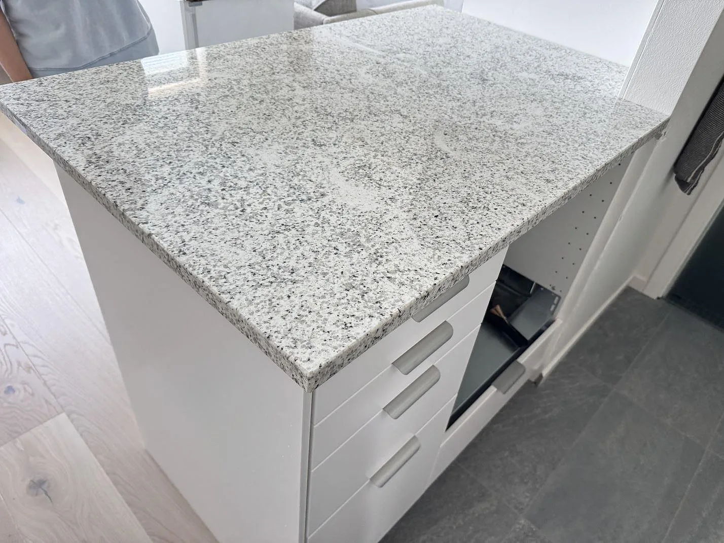 Køkkenbordplade i Cotton White, Lomma – billede 5