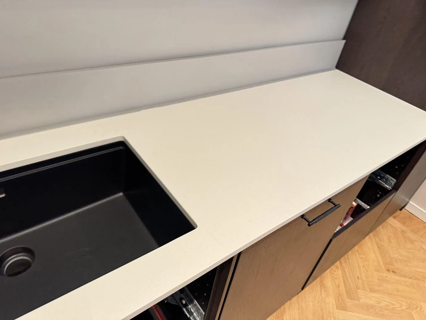 Køkkenbordplade i Dekton Aeris, Malmö – billede 2