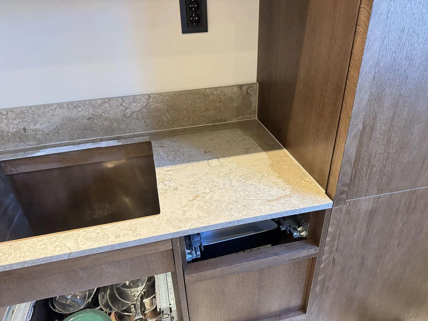 Køkkenbordplade i Dekton Aeris, Malmö – billede 7