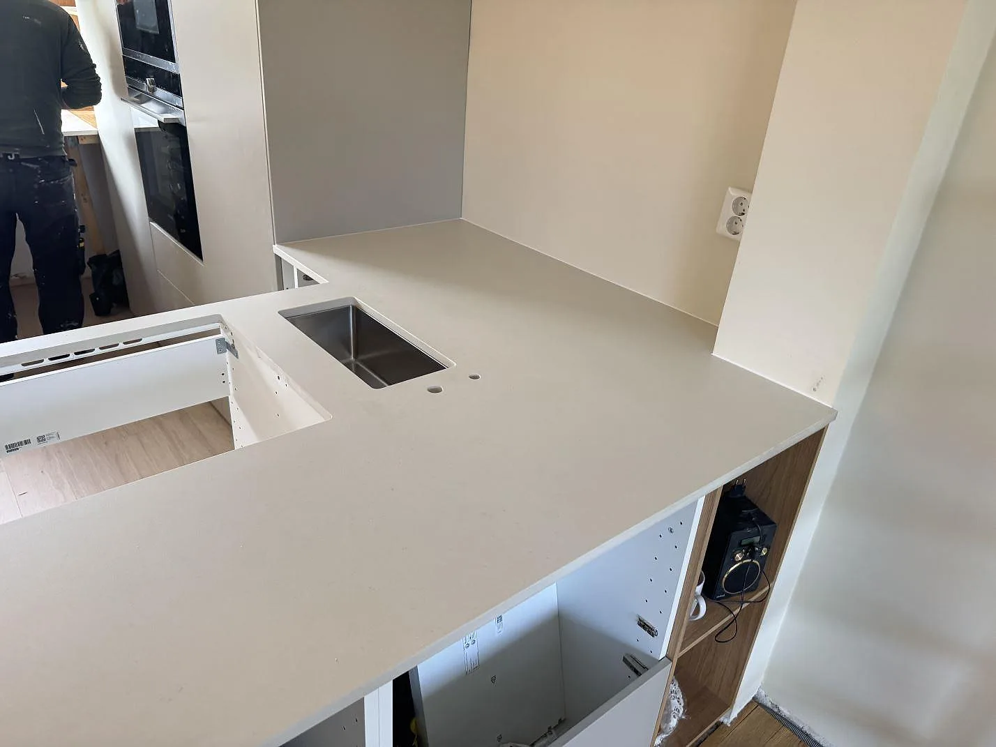 Køkkenbordplade i Dekton Aeris, Ystad – billede 3