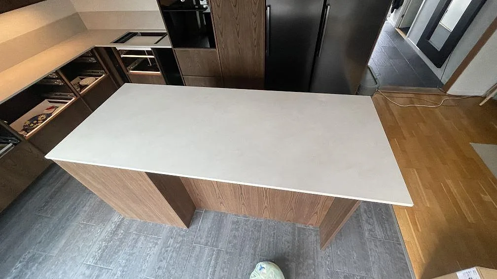 Køkkenbordplade i Dekton Albarium, Billdal – billede 2