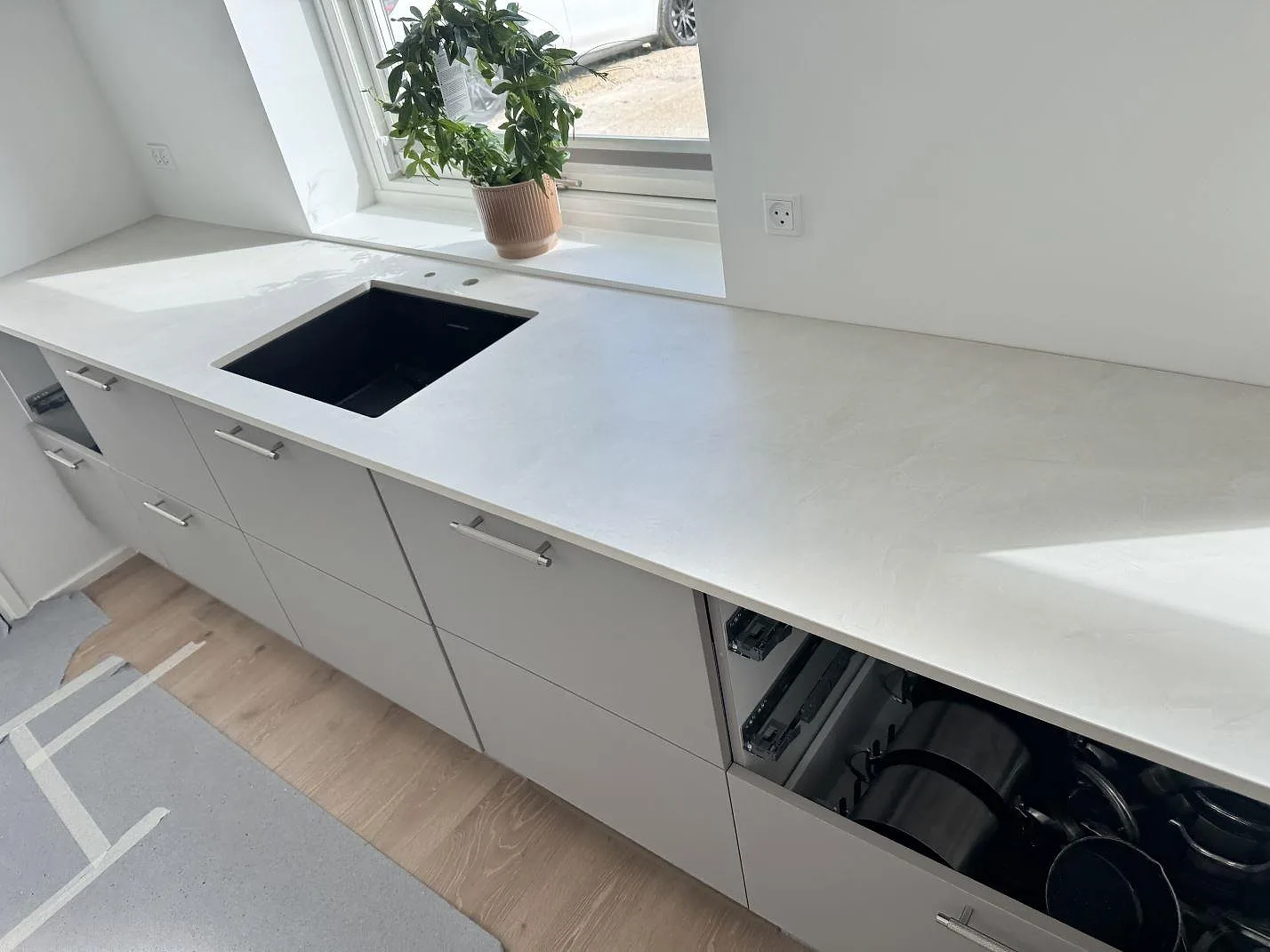 Køkkenbordplade i Dekton Albarium, Hørsholm – billede 3