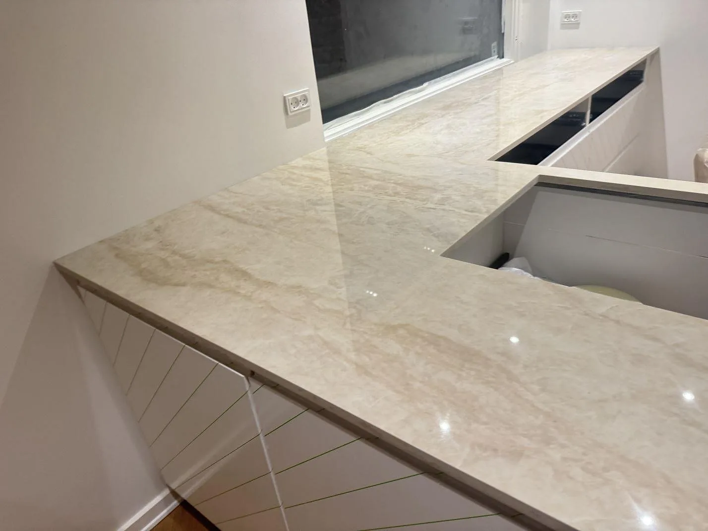 Køkkenbordplade i Dekton Arga, Albertslund – billede 2