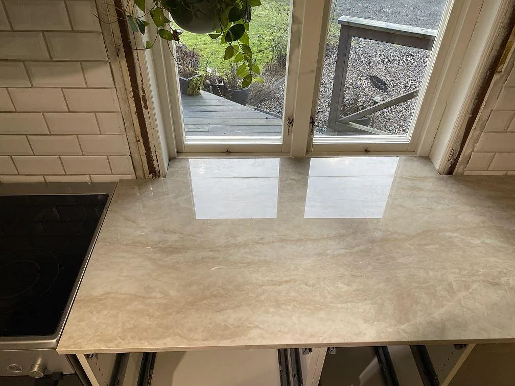 Køkkenbordplade i Dekton Arga, Alingsås – billede 3