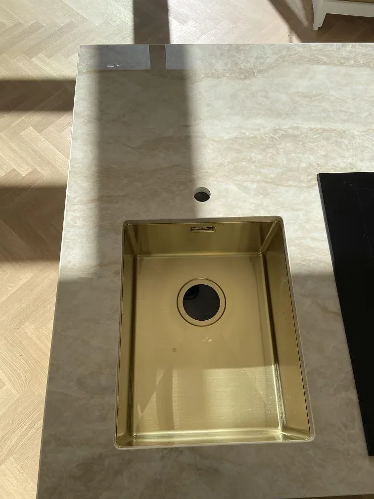 Køkkenbordplade i Dekton Arga, Båstad – billede 2