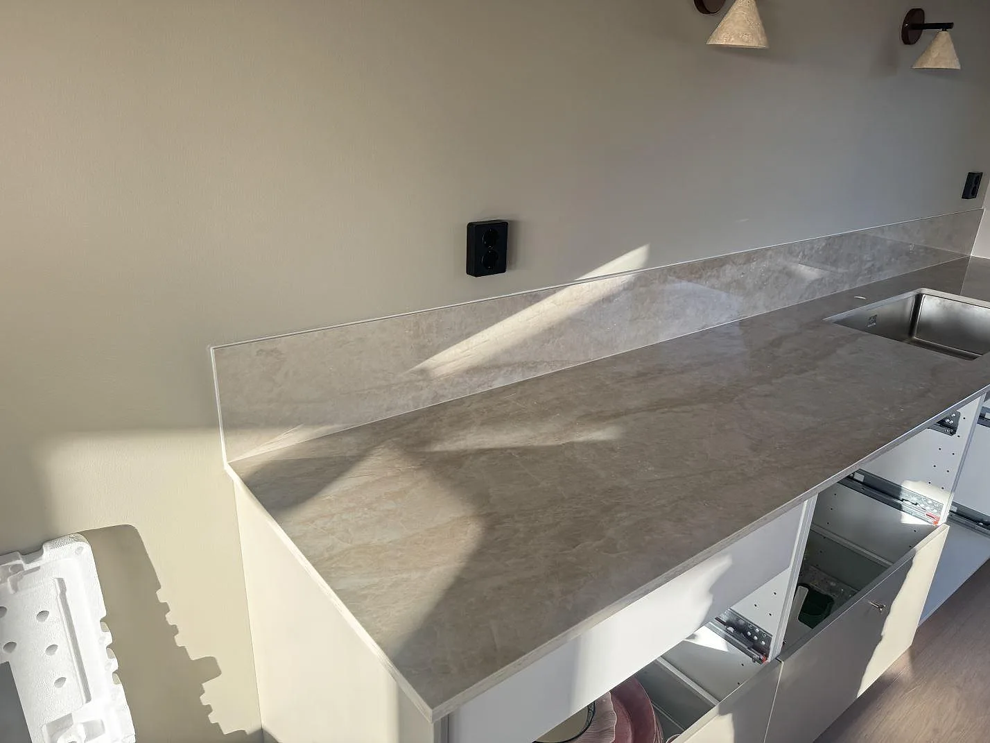 Køkkenbordplade i Dekton Arga, Bankeryd – billede 4