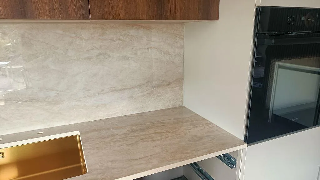 Køkkenbordplade i Dekton Arga, Barsebäck – billede 4