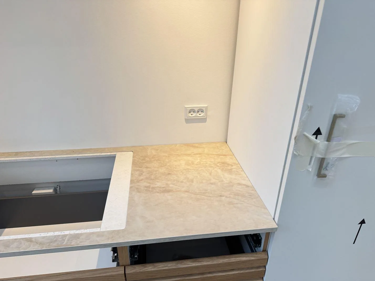 Køkkenbordplade i Dekton Arga, Brøndby – billede 4