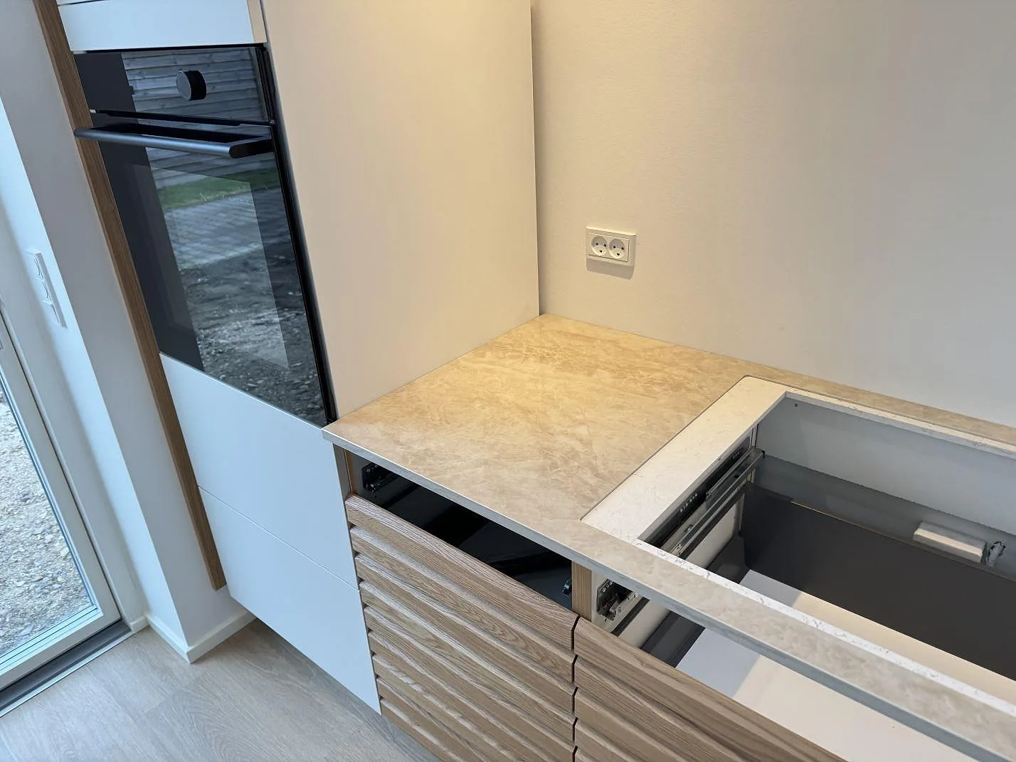 Køkkenbordplade i Dekton Arga, Brøndby – billede 5
